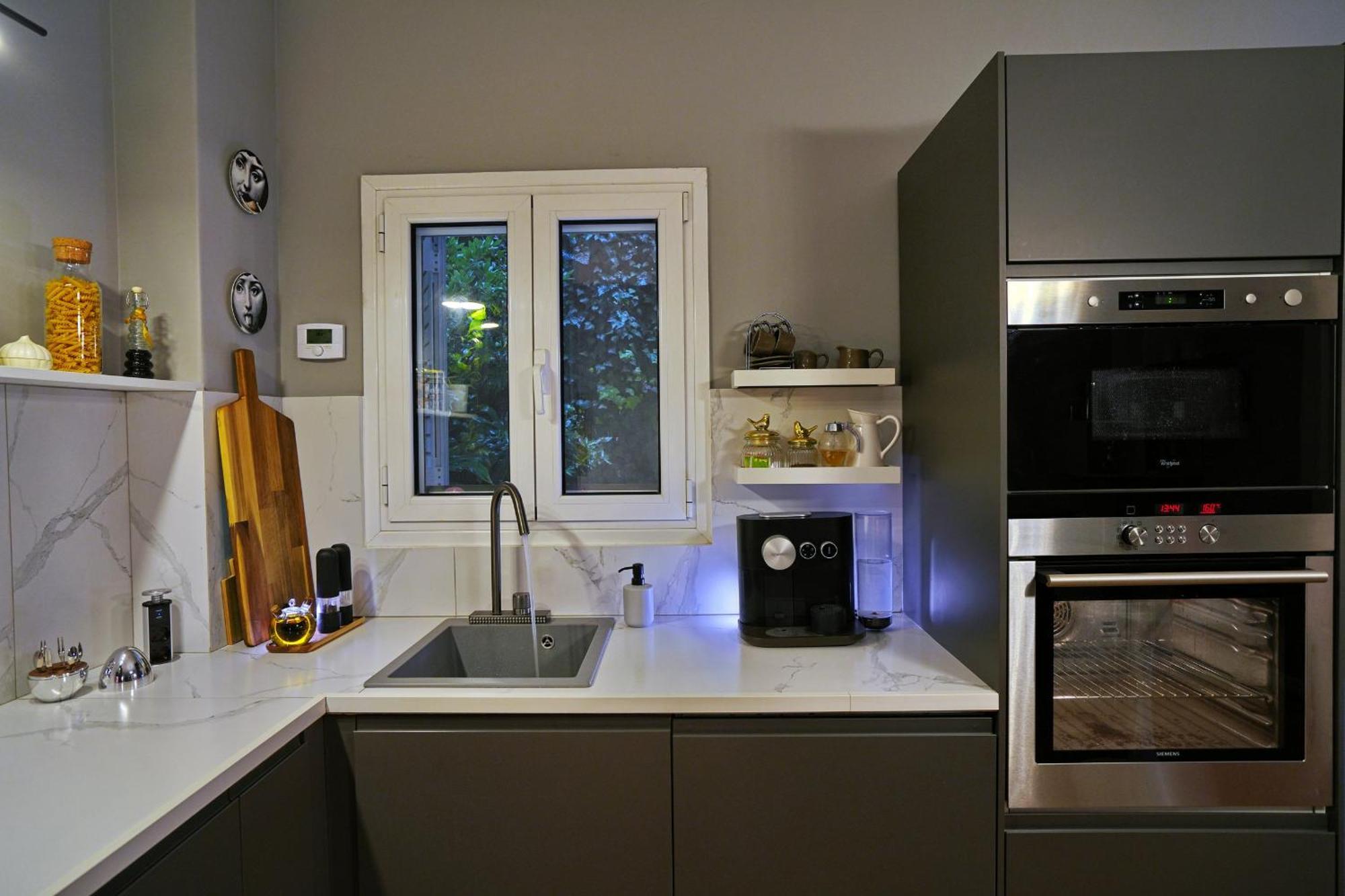 Apartment Five Seasons Alimos